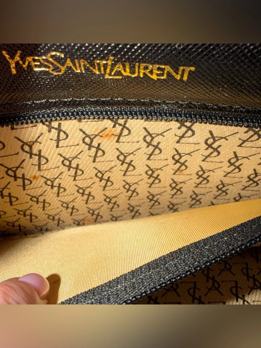 Yves Saint Laurent Black Leather Envelope Clutch - Vintage - Picture 8 of 12